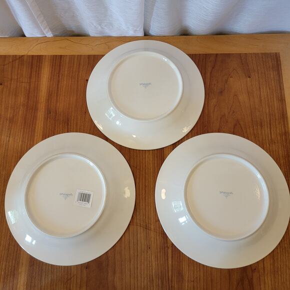 Pfaltzgraff SNOW BEAR 2001 Dinner Plates Christmas Holiday 11” Across Set of 3 - Picture 3 of 8